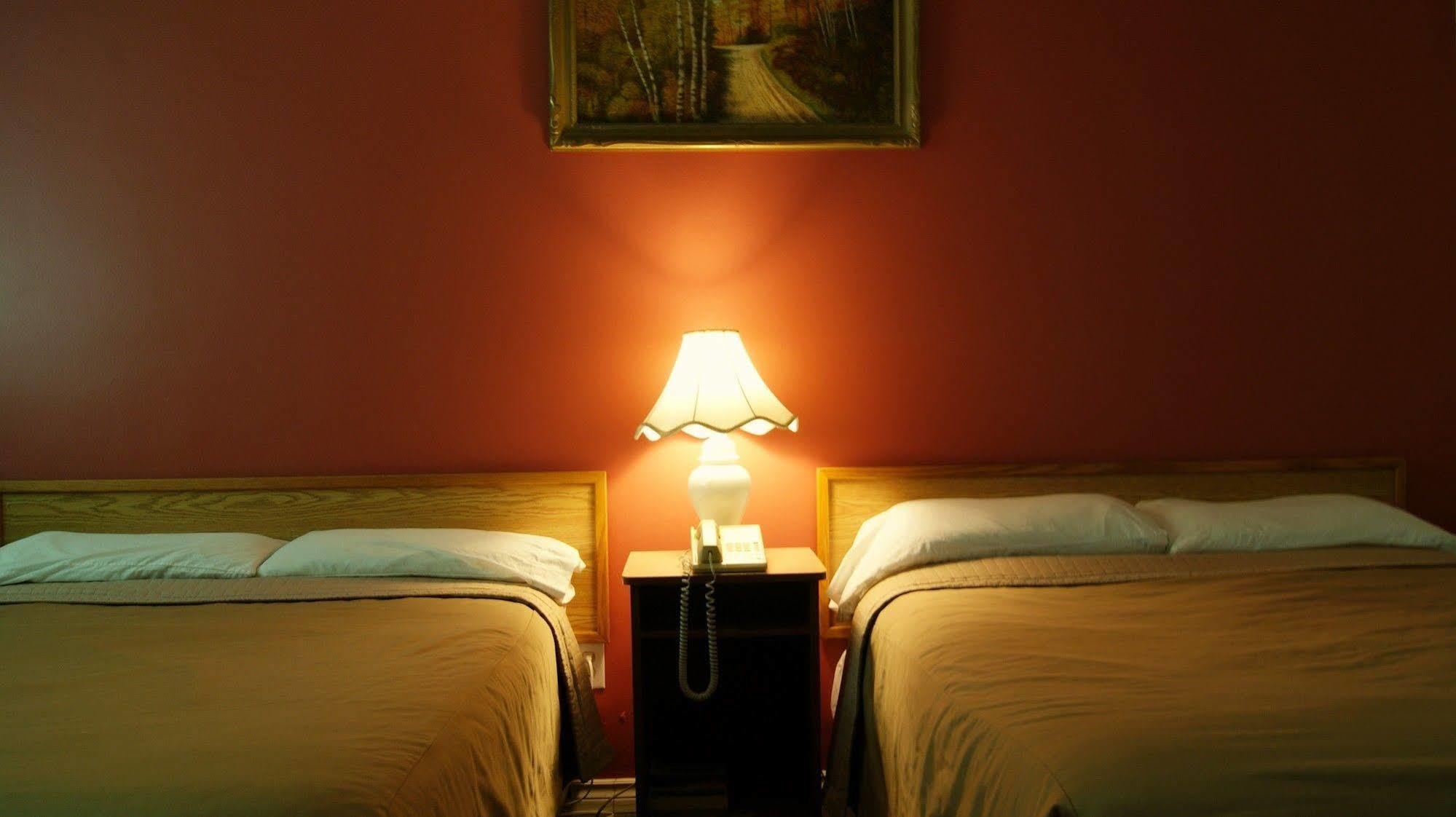 פיטרבורו Blue Jay Motel מראה חיצוני תמונה