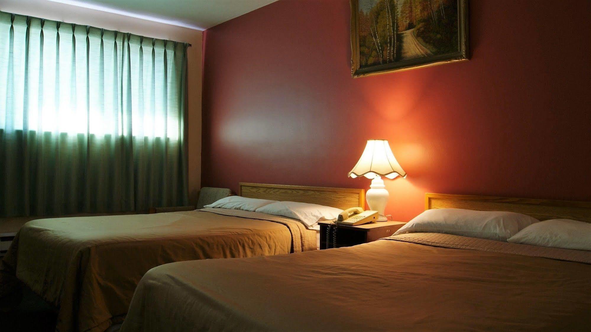 פיטרבורו Blue Jay Motel מראה חיצוני תמונה