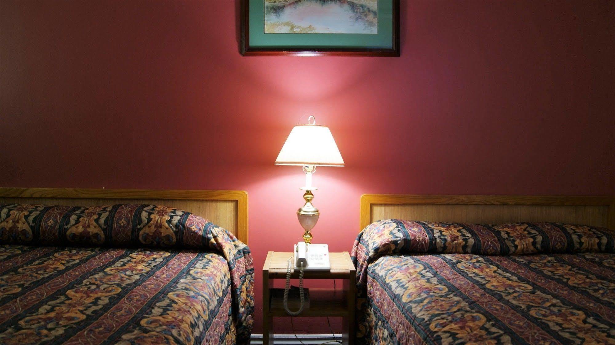 פיטרבורו Blue Jay Motel מראה חיצוני תמונה