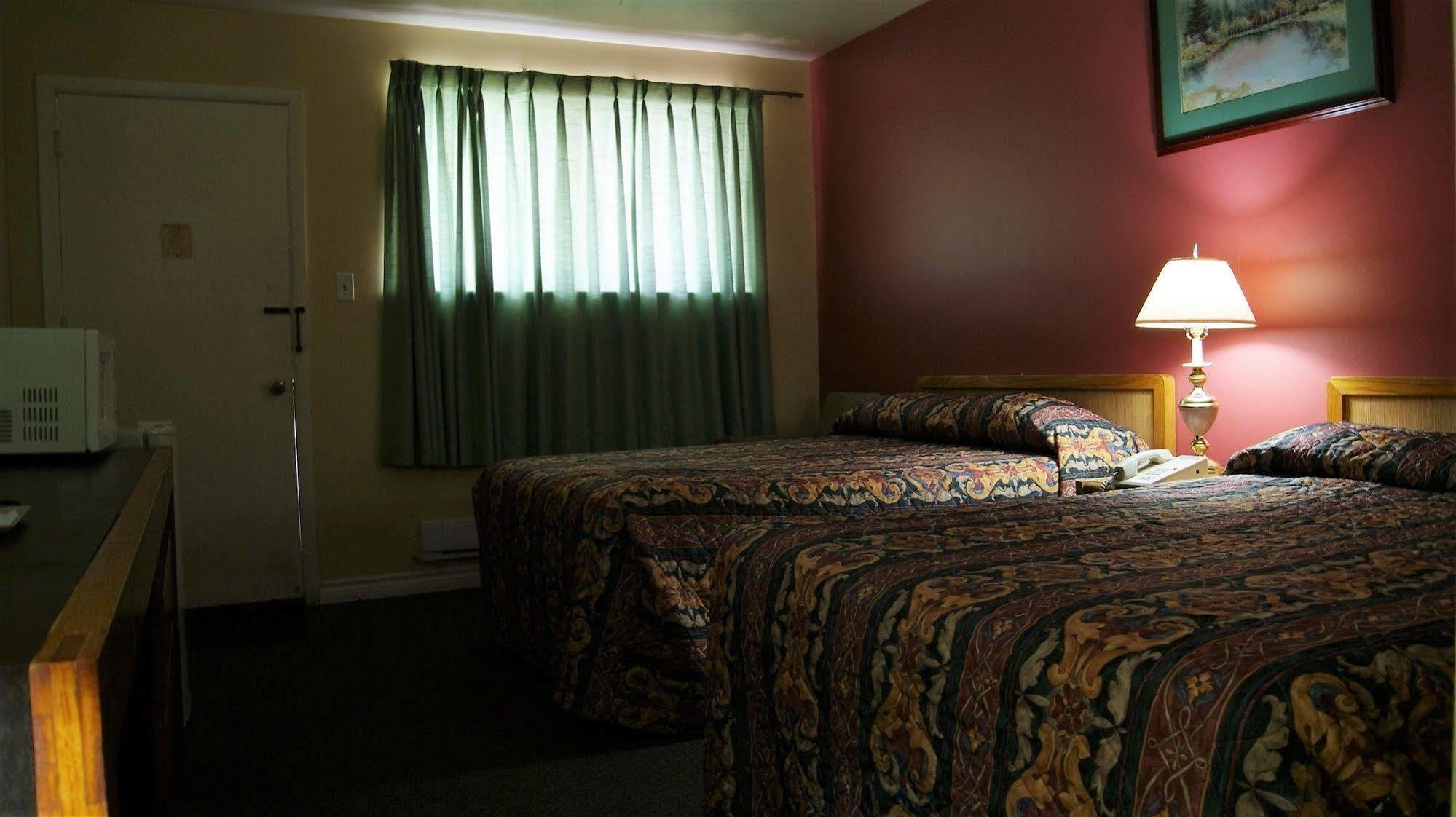 פיטרבורו Blue Jay Motel מראה חיצוני תמונה