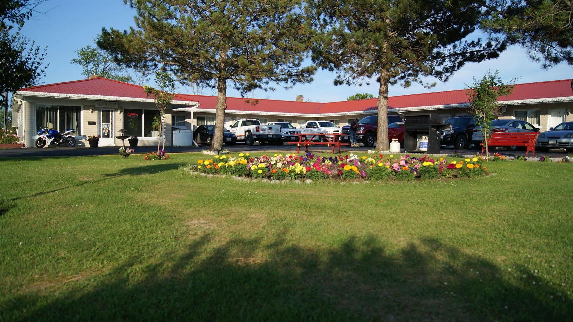 פיטרבורו Blue Jay Motel מראה חיצוני תמונה